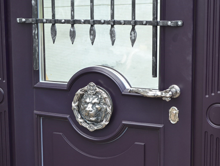 Входные деревянные двери