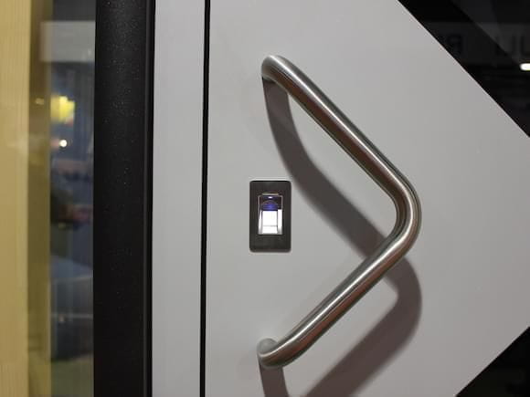 Входные деревянные двери